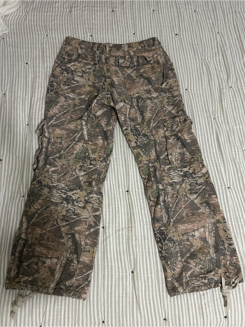 Camo Cargo Drawstring Pants - Neutral Camouflage - Picture 4 of 4